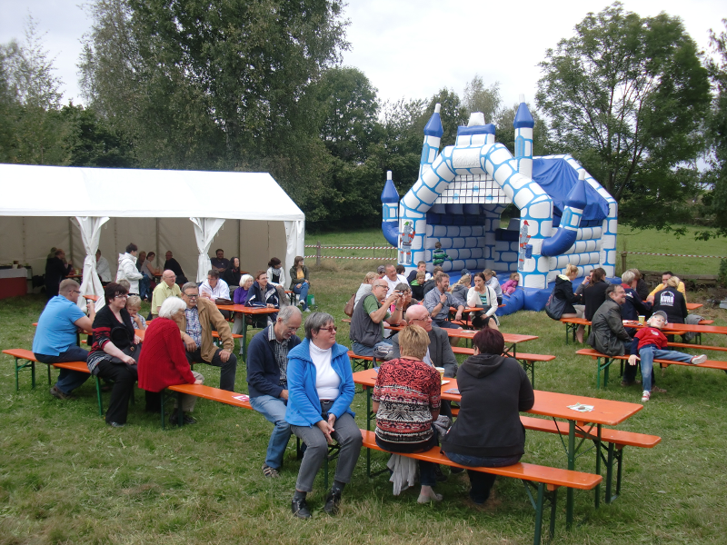 Festwiese vor der Bühne